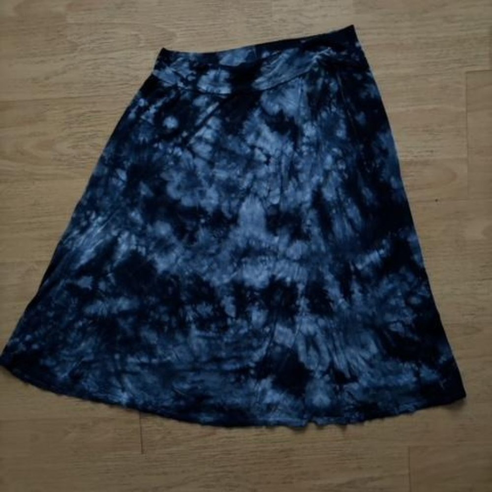 Tryst Blue Tie and Dye Jersey Skirt